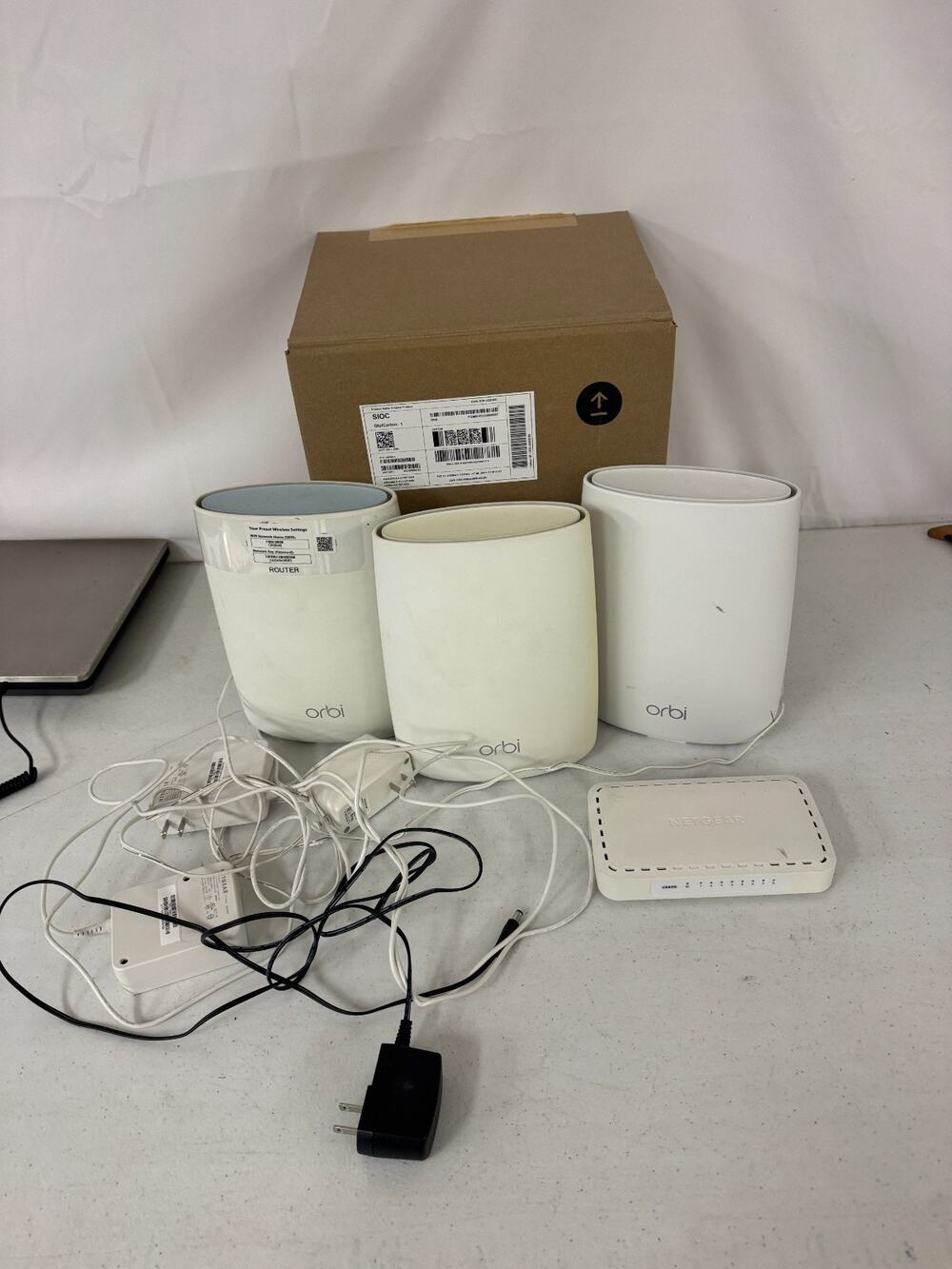 NETGEAR Orbi Tri-Band Mesh System RBR50 / RBS50v2 w/ Power Supplies & GS608 v4 S